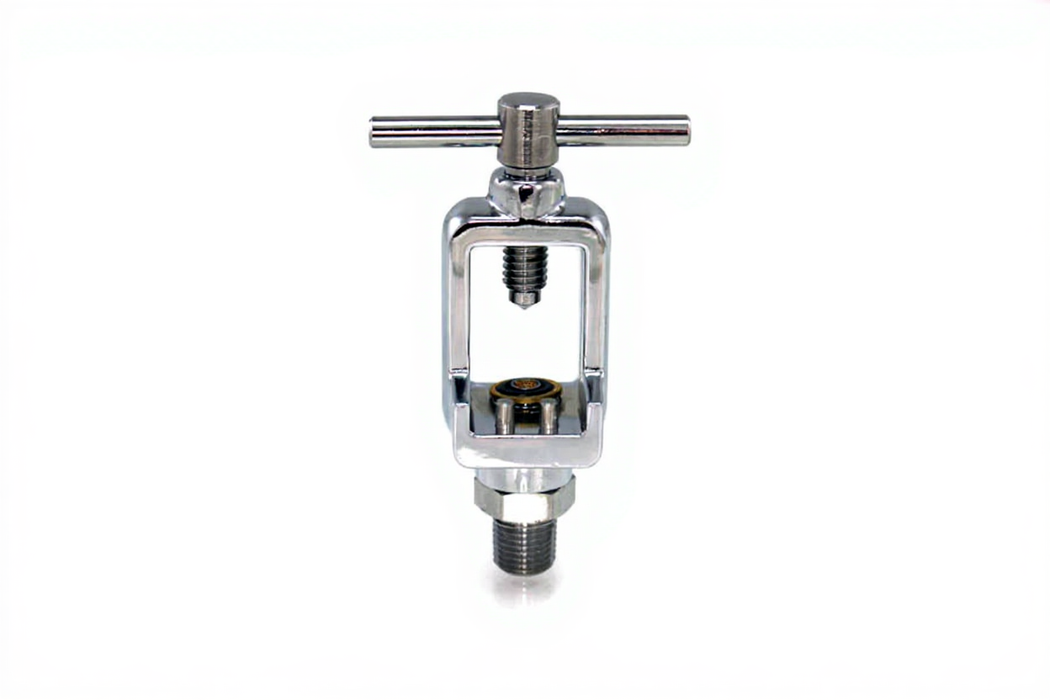 Yoke CGA 870 x 1/4" NPT Male, O2 - Bay Corp 8704