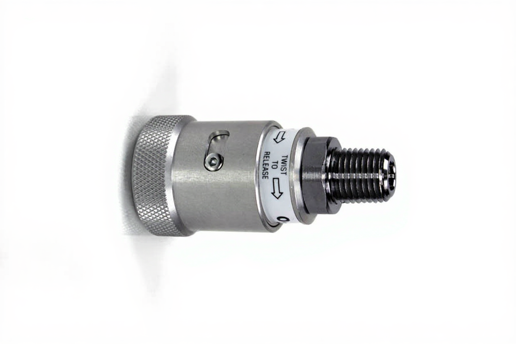 BS (British) Socket x 1/4" NPT Male, O2 - Bay Corp BSF-24-4